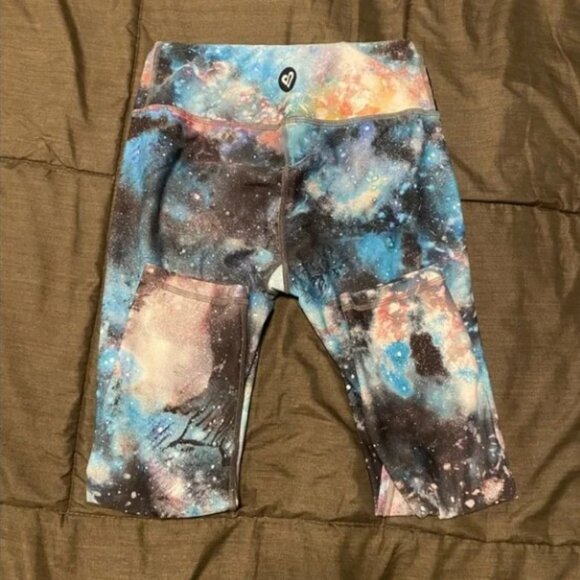 Silver Icing Small Exclusive Crops - Lot of 2 - Picture 4 of 7